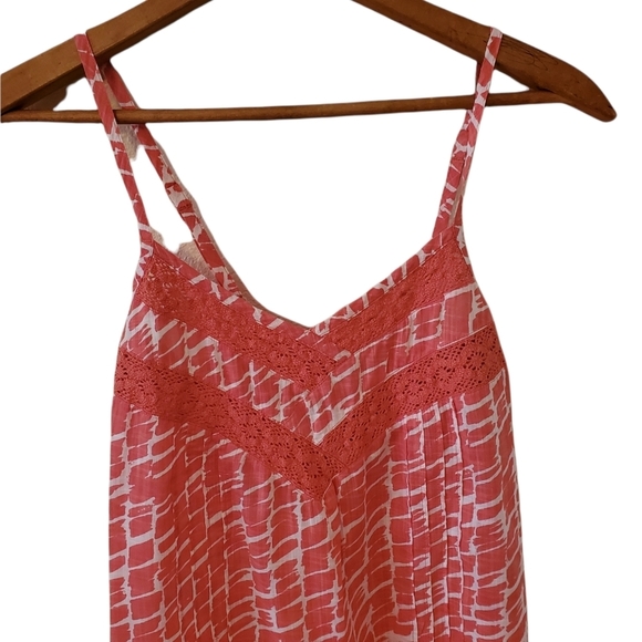 Small Hang Ten Tank - Picture 2 of 4